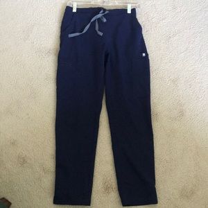 Yola Skinny Scrub Pants in Navy